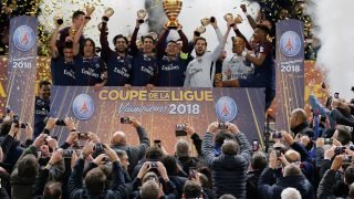 كافاني يمنح سان جيرمان كأس الرابطة الفرنسية