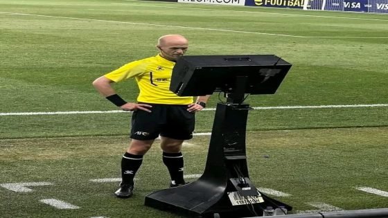 الأردني أدهم محامدة حكماً لمباراة العراق والسعودية المقبلة