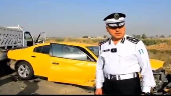 الفريق الدكتور عدي سمير حليم مدير المرور العام يشرف من قبله شخصياً على احدى الحوادث المروريه في منطقة النهروان جنوب العاصمة بغداد .