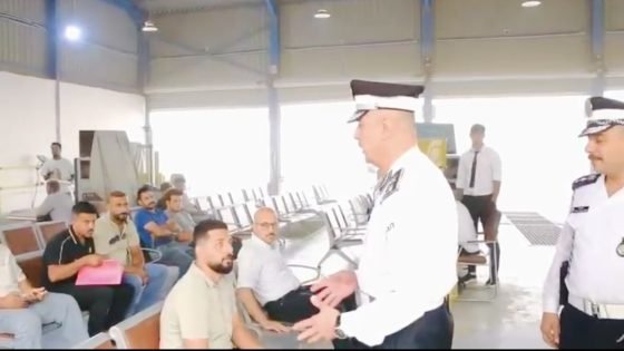 مدير المرور العام يلتقي بالمواطنين ويحل مشاكلهم والمعوقات التي تواجههم داخل مواقع تسجيل المركبات