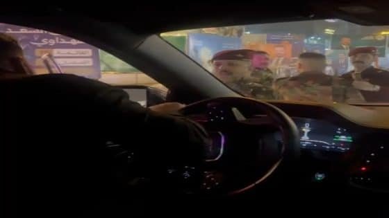 “أموتك تموت وأشكك بالنص”!!.. عبارات تهديد من منتسبين وضباط ضمن حماية رئيس البرلمان بحق مواطن وعائلته في بغداد – فيديو مسيء جداً