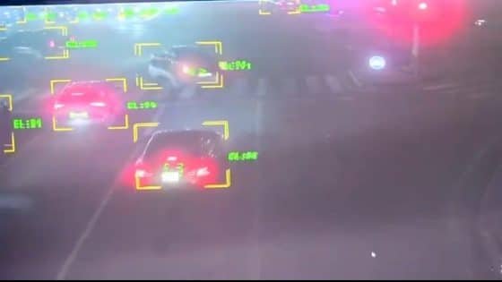 #بالفيديو : مديرية المرور العامة: تتابع مخالفات المركبات عدم الامتثال للاشارات المروريه وتعمد بعض سائقي المركبات والدراجات المخالفات وعدم الالتزام بالتعليمات المروريه .