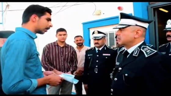 #بالفيديو : ومن محافظة #البصرة مدير المرور العام يلتقي بالمواطنين في مجمعات تسجيل المركبات واصدار اجازات السياقة ويشرف من قبله شخصياً على تسهيل اجراءات انجاز معاملاتهم.