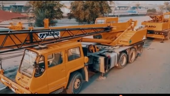 #بالفيديو مدير المرور العام : يتابع ميدانيا الوقوف العشوائي للمركبات الانشائيه داخل الازقه والافرع السكنية وما تسببه من اضرار في البنى التحتيه وحركة السير.