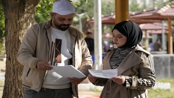 كلية التربية للعلوم الإنسانية توزّع مطويات توعوية عن مخاطر الهجرة غير الشرعية | حنان محمود عبد الرحيم