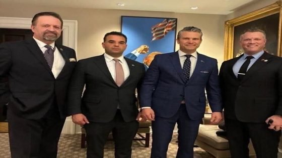 مبعوث ترمب مارك سافايا: أنهيت اجتماعاً في البيت الأبيض مع وزير الحرب ومدير مكافحة الإرهاب.