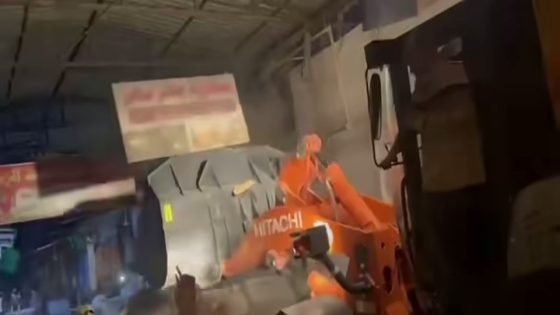 العمارة الأن أزالة التجاوزات في شارع التربيه والسوق المسقوف