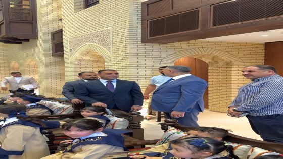 استقبل محافظ البصرة المهندس أسعد عبد الأمير العيداني، في مبنى ديوان المحافظة، طلبة الروضة الرائدة النموذجية المختصة بالحساب الذهني، فضلاً عن اعتماد منهج اللغة الإنجليزية ضمن برامجها التعليمية …