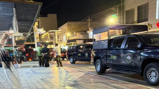 عاجل عملية أغتيال تسفر عن أصابة شخصين برصاص حي في شارع الدوريات وسط عواشه