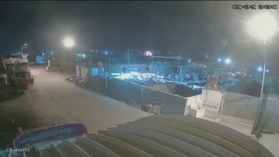 عاجل الانكاميرات المراقبة توثق لحظة استهداف مقر للحشد الشعبي في قضاء الدير شمالي البصره