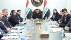 محافظ ميسان حبيب ظاهر الفرطوسي يبحث مع لجنة الأقاليم والمحافظات النيابية ملف التلوث البيئي والمائي في المحافظة